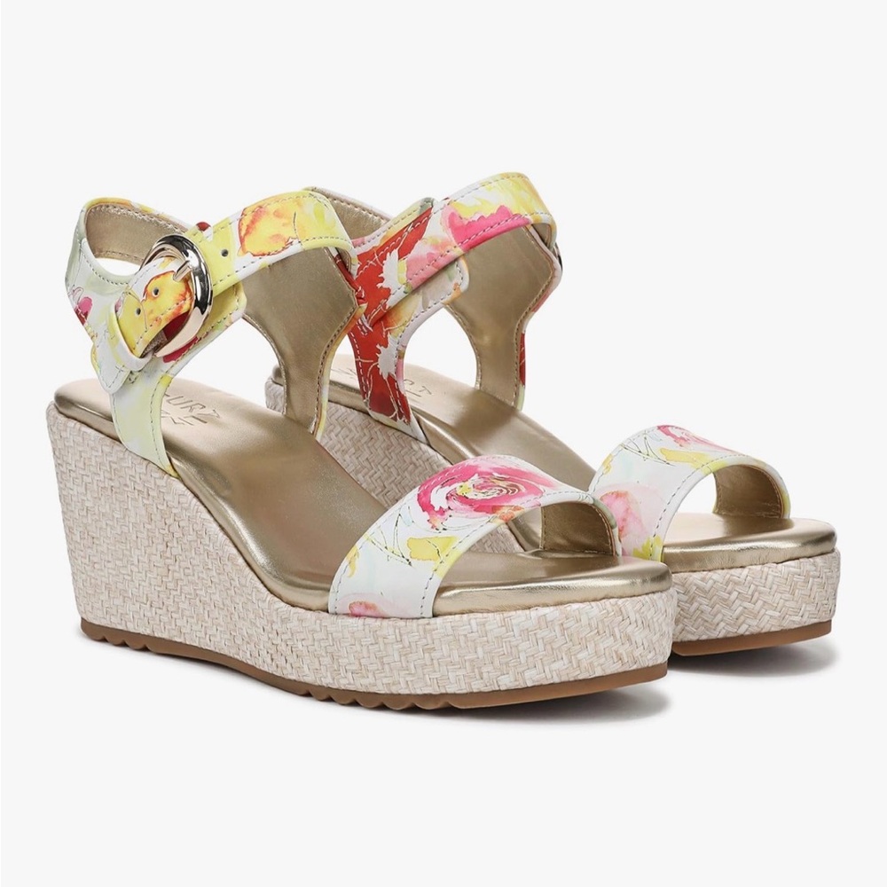 NWT- Naturalizer womens Stella Floral Print Wedge Sandals